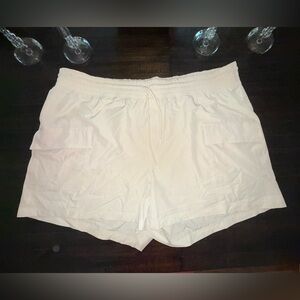 Old Navy Shorts Stretchtech Cream NWOT